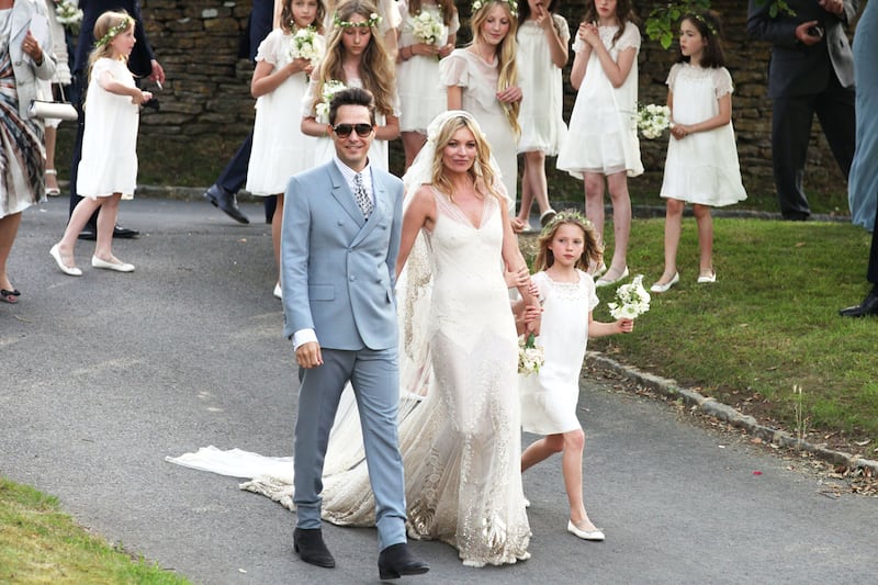 articles/2011/07/01/kate-moss-wedding-gown-designed-by-john-galliano/kate-moss-wedding-dress-givhan_bmcwpw
