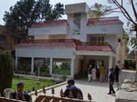 articles/2012/04/01/bin-laden-may-have-moved-freely-through-pakistan/osama-secret-safe-house-mcdermott_amecjb