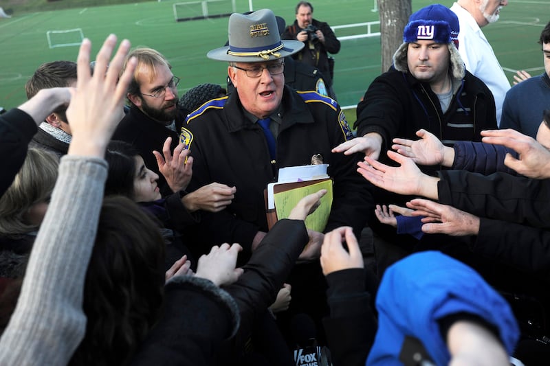 articles/2012/12/20/daily-beast-debate-should-the-media-leave-grieving-newtown-alone/debate-over-press-newtown-wegman-tease_qy8yfy