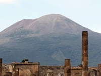 2014-04-17T120000Z_806769677_GM1EA4H1R4I02_RTRMADP_3_ITALY_cupfnw