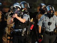 2020-05-30T000000Z_341012928_RC23ZG9HDNU0_RTRMADP_3_MINNEAPOLIS-POLICE_u4oc0j