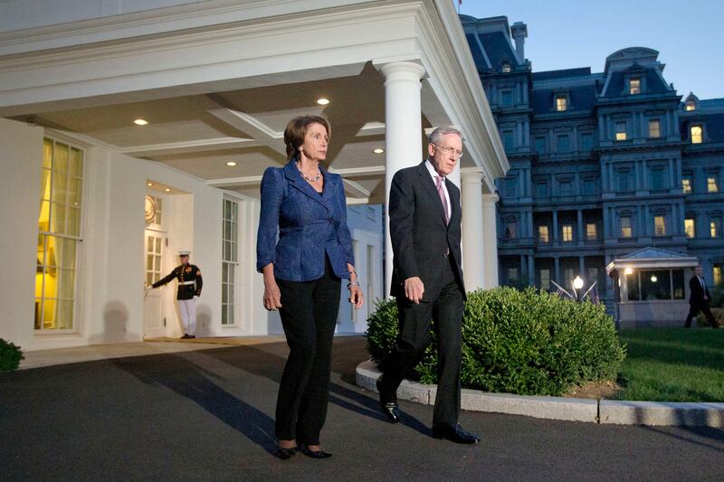 articles/2013/10/07/dems-seize-the-moment-and-negotiate-now/131007-dems-negotiations-beinart-tease_ka7y4w