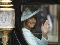 articles/2015/06/28/a-royally-good-grandma-the-unstoppable-rise-of-kate-middleton-s-mom/150627-sykes-middleton-tease_oeqadc