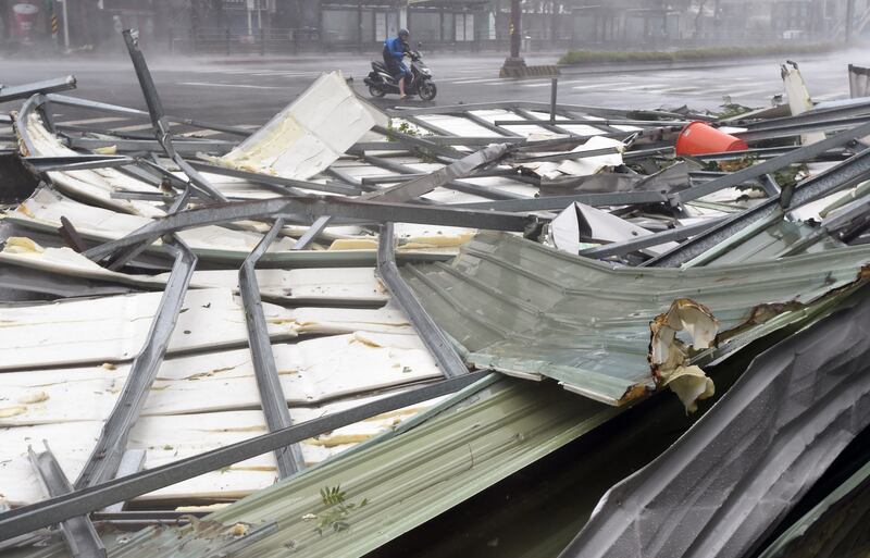 galleries/2015/08/09/typhoon-swamps-china-and-taiwan-photos/150809-china--typhoon-soudelor-05_oxyphc