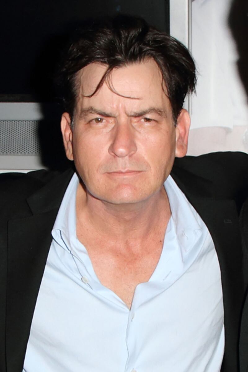 galleries/2012/02/04/celebrity-sports-gambling-the-biggest-betters-in-hollywood-photos/biggest-celebs-sport-bets-gal-sheen_kueloa