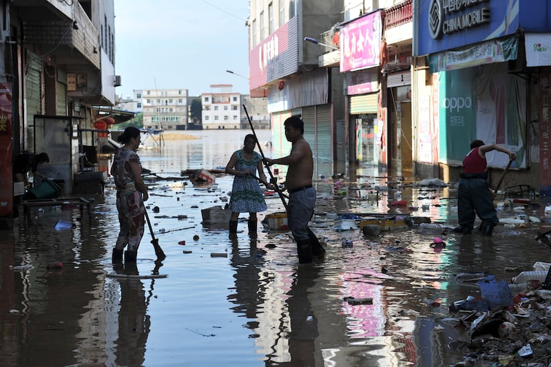 galleries/2016/07/05/fatal-floods-intensify-in-china-photos/160705-china-flooding-06_bbbku7