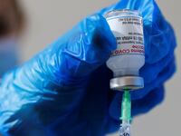 2021-02-15T092439Z_249033670_RC2XSL9Y5OSK_RTRMADP_3_HEALTH-CORONAVIRUS-GREECE-VACCINE_alg5ok