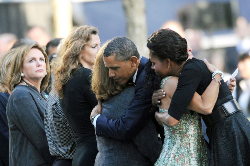 articles/2011/09/10/9-11-anniversary-memorial-news-photos-video/obama-911-memorial_n2yewc