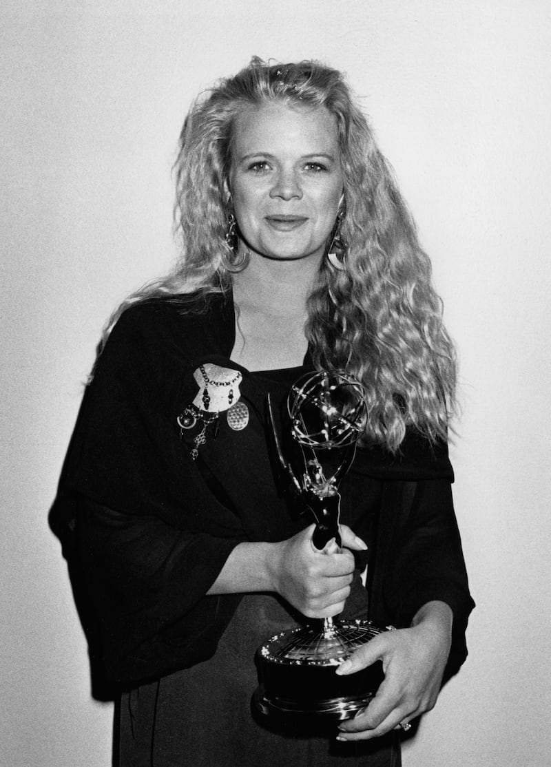 Marcy Walker poses with her Emmy award on June 29, 1989, at the Waldorf Hotel in New York City.