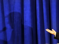 articles/2017/03/31/the-political-walls-are-closing-in-on-donald-trump/170331-reid-walls-trump-tease_axldal