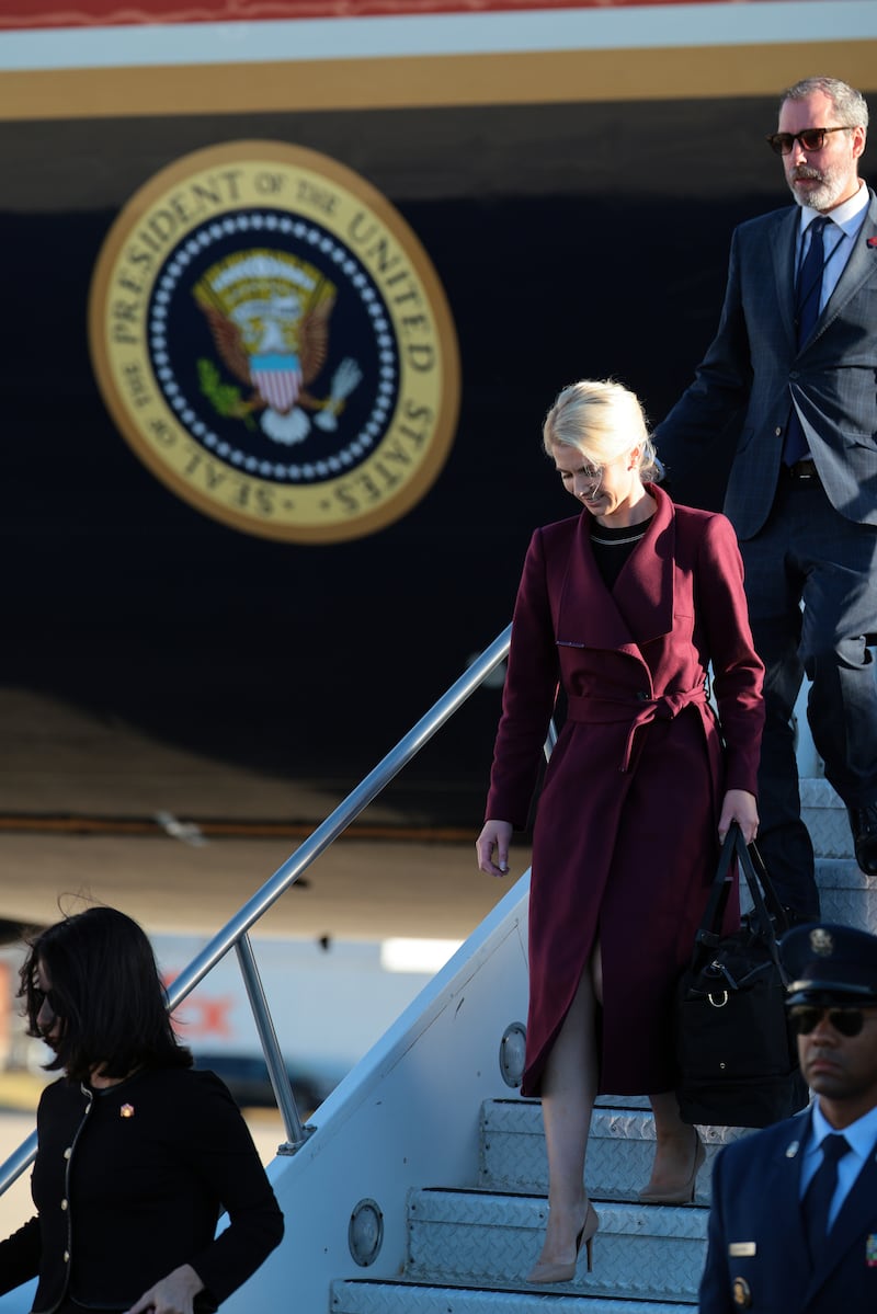 Harp deboards Air Force One in Mississippi on Monday night