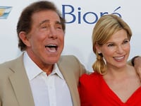 articles/2016/05/31/casino-mogul-steve-wynn-won-t-let-his-ex-wife-sell-her-1-billion-in-stock/160530-smith-wynn-wynn-tease_f1oyxc