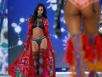 articles/2016/12/15/is-2016-the-year-that-fashion-finally-embraced-diversity/161214-crocker-diversity-tease_ew4rvs
