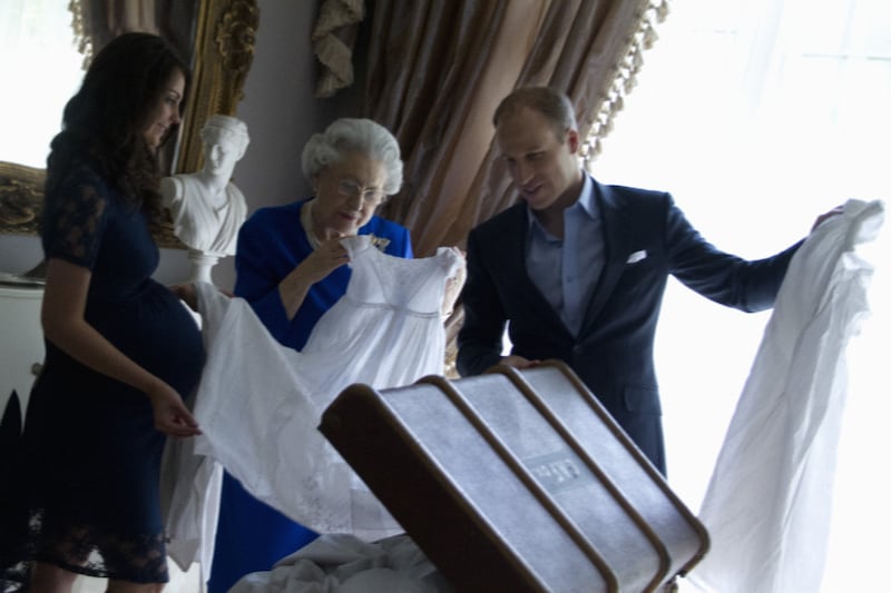galleries/2013/07/11/allison-jackson-s-royal-baby-countdown-photos/130711-royal-baby-01_aqyfxi