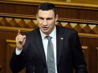 articles/2013/03/26/vitali-klitschko-bows-out-of-the-ring-and-enters-ukrainian-politics/130325-vitali-klitschko-retirement-marino-tease_xonuel