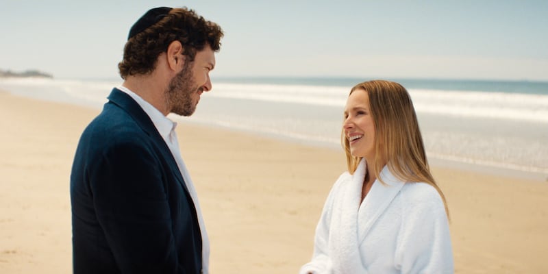 Nobody Wants This. (L to R) Adam Brody as Noah, Kristen Bell as Joanne in episode 310 of Nobody Wants This. Cr. Courtesy of Netflix © 2026