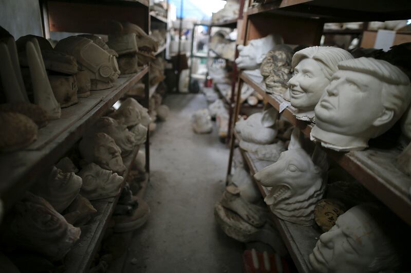 galleries/2016/05/27/inside-the-factory-making-trump-masks/160527-trump-mask-factory-03_gwgunq