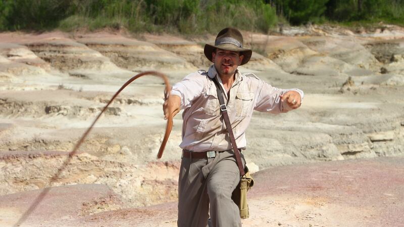 articles/2016/07/25/deborah-nadoolman-made-indiana-jones-into-a-style-icon/160724-stein-Deborah-Nadoolman-embed-3_zlt99r