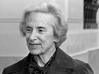 articles/2014/09/29/barbara-tuchman-s-the-guns-of-august-is-still-wwi-s-peerless-chronicle/140927-warren-tuchman-tease_uuaj3h