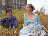 articles/2013/03/18/bates-motel-freddie-highmore-talks-sex-incest-and-young-norman-bates/130313-Klassen-Bates-Motel-tease_kea6d4