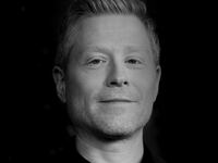 230204-anthony-rapp-portrait-hero_leifpo