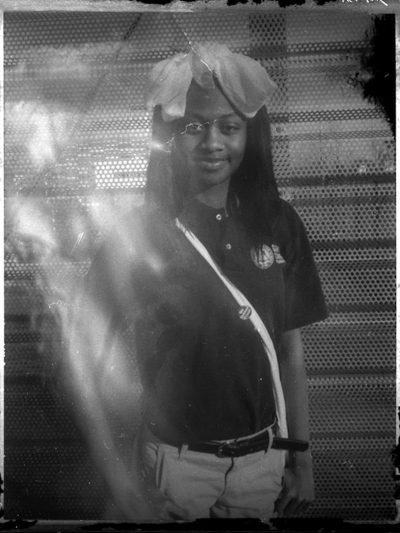 galleries/2012/04/18/gang-violence-and-crime-in-chicago-photographs-by-jon-lowenstein/chicago-south-side-jon-lowenstein-14_yw8ofu