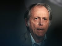 articles/2015/11/05/how-delillo-nailed-us-in-white-noise/151105-rich-don-delillo-tease_jccq3i