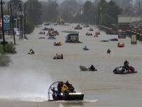 170828-houston-volunteers-attacked-louisiana-cheat_sayscc