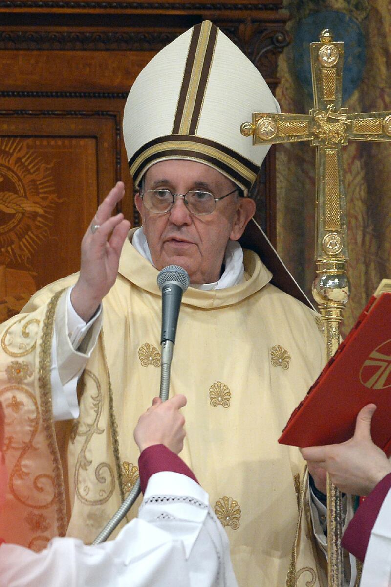 galleries/2013/03/15/from-pope-francis-i-to-kate-moss-the-best-worst-dressed-stars-of-the-week-photos/130314-best-worst-dressed-12_fwbzko