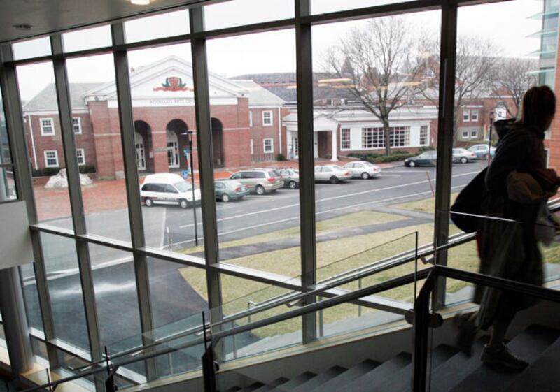 galleries/2009/09/16/25-colleges-with-the-worst-crime-rankings/dangerous-colleges---tufts_dkz8ub