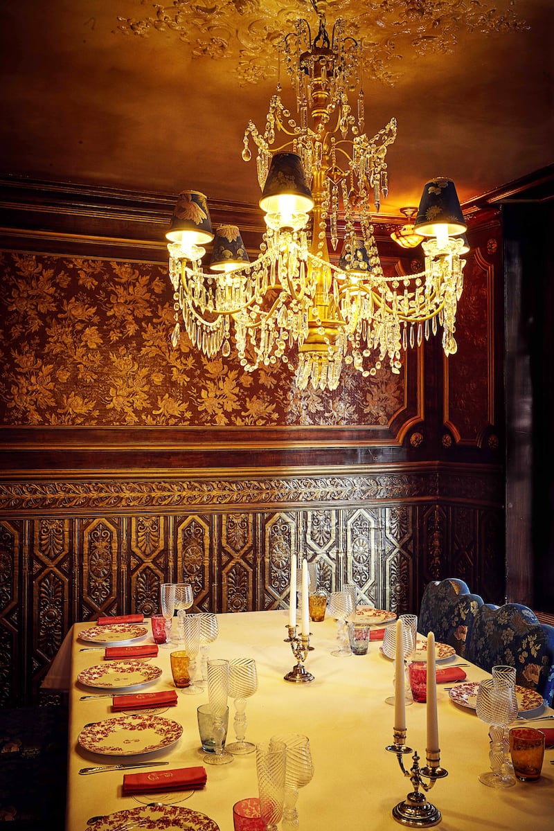 190728-Zaleski-paris-sex-restaurant-embed-4_kdpwur