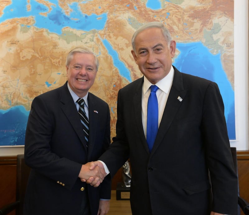Lindsey Graham (L) meets with Israeli Prime Minister Benjamin Netanyahu (R) in Jerusalem on April 17, 2023.