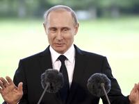 articles/2016/07/27/donald-trump-s-call-for-russia-to-hack-the-u-s-might-be-a-felony/160727-youseff-trump-putin-tease_lzwfwe