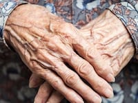 articles/2015/03/15/how-the-world-s-oldest-people-live-so-long/150314-chituc-oldest-people-alive-tease_jvxnle