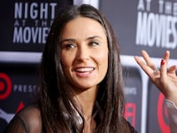 articles/2013/05/10/demi-moore-might-be-dating-an-australian-pearl-diver-and-he-is-amazing/130510-fallon-moore-tease_m4gndj