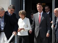 articles/2012/05/29/john-edwards-trial-watch-a-damning-twitter-trail/john-edwards-trial-deliberation-dimond_knlo2f