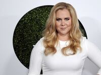 cheats/2016/08/18/amy-schumer-i-m-still-doing-my-tv-show/160528-amy-schumer-cheat_jhxg1c