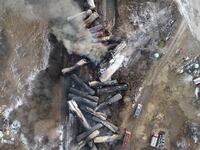 2023-02-06T161601Z_15411773_RC2S5Z9O5CJ3_RTRMADP_3_USA-OHIO-FIRE_b8gvhn