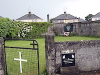 articles/2017/03/04/the-amateur-historian-who-uncovered-ireland-s-mass-grave-of-babies/170304-sykes-tuam-irish-grave-tease_lzsp9v