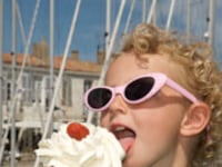 articles/2010/09/10/food-trends-food-barges-mofongo-urban-gardening-and-more/powers-food-trends---food-barge_qsqi8a