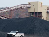 articles/2013/05/06/coal-still-isn-t-dead/coal-still-isn-t-dead-image_pkiqsl