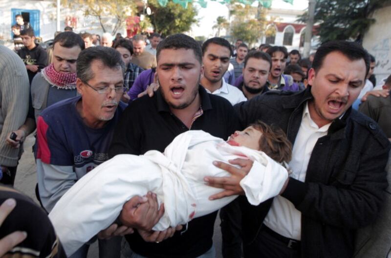articles/2012/11/15/for-israel-with-love-and-squalor/gazafuneral_vh1rkn