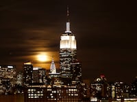 articles/2013/10/02/empire-state-building-sells-shares-to-the-public/131002-empire-state-tease_jjecim
