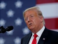 2020-06-25T220037Z_745488883_RC2MGH9V2JPL_RTRMADP_3_USA-TRUMP_gnt158