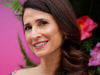 180820-Fallon-Michaela-Watkins-tease_pk0fbk