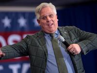 articles/2016/08/19/is-the-blaze-s-glenn-beck-suing-himself/160819-grove-glenn-beck-tease_zbqta3