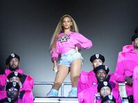 190418-Fallon-DB-Obsessed-embed-01_zhl1ta