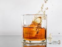 190505-rothbaum-whisky-tease-3-1_ynv8nf