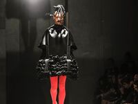 articles/2013/09/28/commes-de-garcons-spring-summer-2014/130928-garcons-tease_qfh34t
