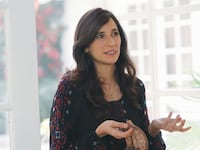 articles/2014/03/04/michaela-watkins-fired-from-snl-to-hollywood-s-funniest-scene-stealer/140303-fallon-watkins-tease_km2fjs